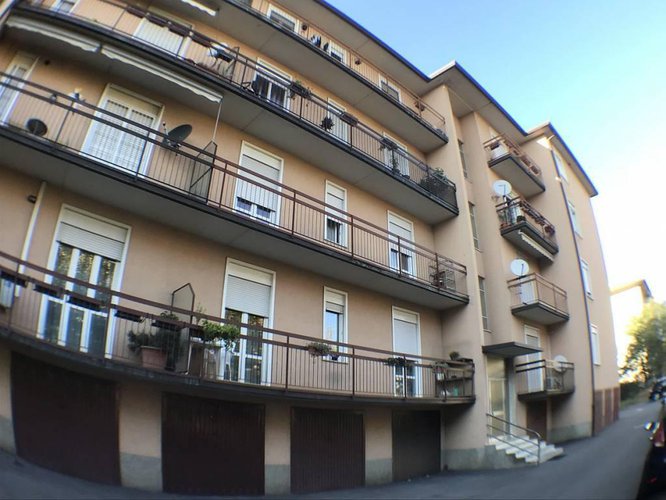 € 110.000 AMPIO TRILOCALE CIRCONDATO DAL VERDE CON GARAGE. Stezzano