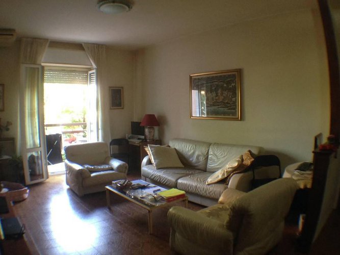 € 110.000 AMPIO TRILOCALE CIRCONDATO DAL VERDE CON GARAGE. Stezzano