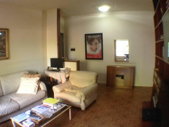 € 110.000 AMPIO TRILOCALE CIRCONDATO DAL VERDE CON GARAGE. Stezzano