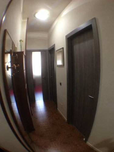 € 110.000 AMPIO TRILOCALE CIRCONDATO DAL VERDE CON GARAGE. Stezzano