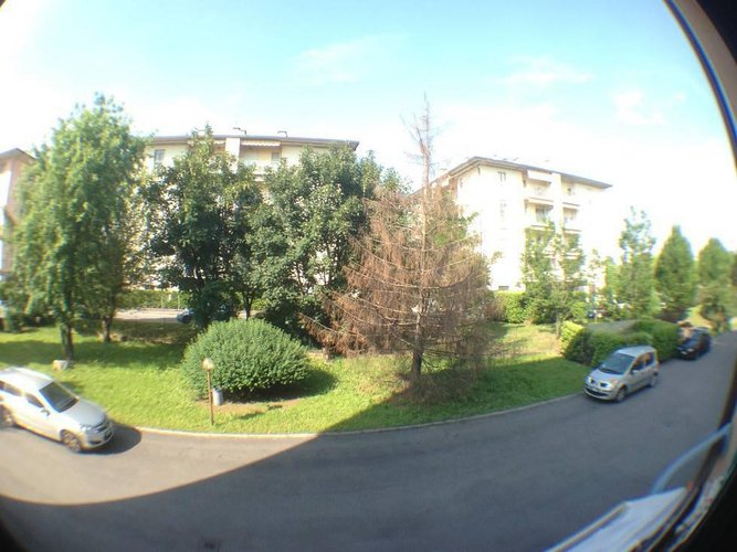 € 110.000 AMPIO TRILOCALE CIRCONDATO DAL VERDE CON GARAGE. Stezzano