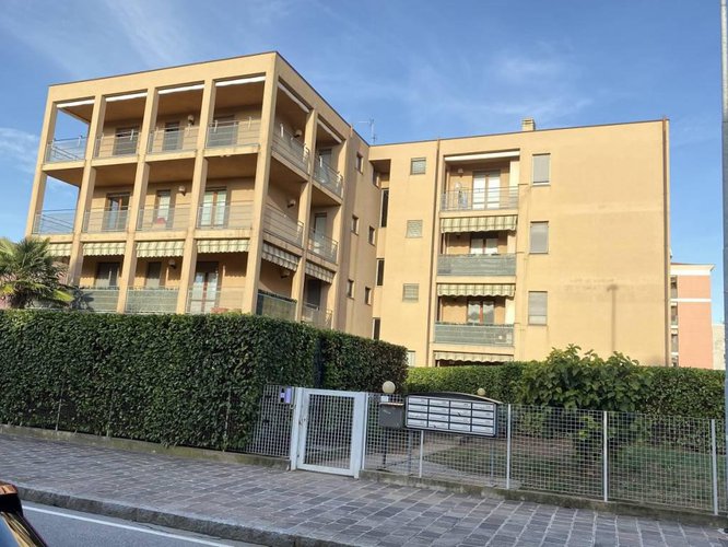 TRILOCALE DOPPI SERVIZI COMPLETO BOX BEST PRICE 134.000 €u Bergamo