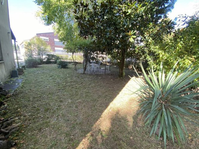€250.000 VILLA BIFAMILIARE CON AMPIO GIARDINO PRIVATO. Bergamo