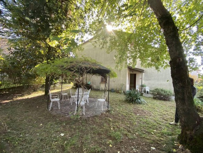€250.000 VILLA BIFAMILIARE CON AMPIO GIARDINO PRIVATO. Bergamo