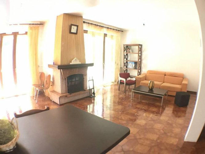 €250.000 VILLA BIFAMILIARE CON AMPIO GIARDINO PRIVATO. Bergamo