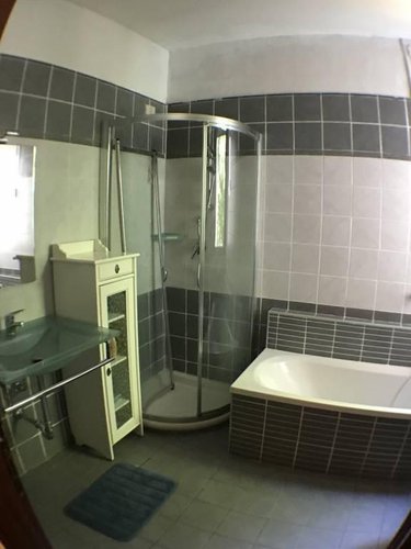 €250.000 VILLA BIFAMILIARE CON AMPIO GIARDINO PRIVATO. Bergamo