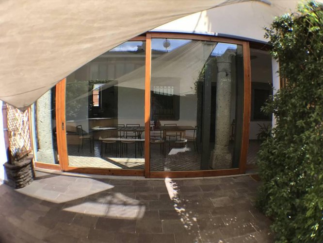 INTERA PALAZZINA INDIPENDENTE TOTALMENTE RIMODERNATA. Cene