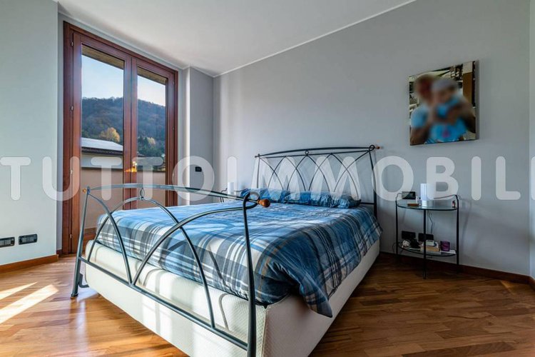 BIFAMILIARE VILLA DI SERIO ZONA PEDECOLLINARE Villa di Serio