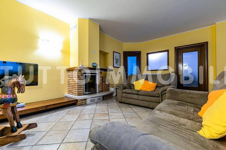 BIFAMILIARE VILLA DI SERIO ZONA PEDECOLLINARE Villa di Serio