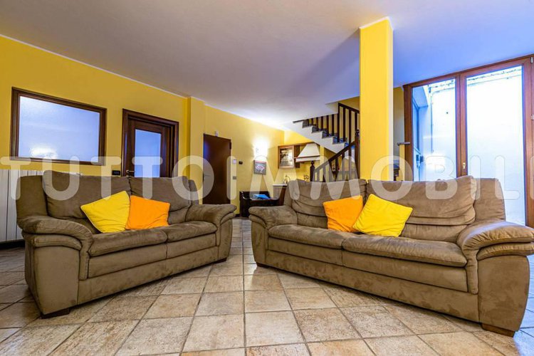 BIFAMILIARE VILLA DI SERIO ZONA PEDECOLLINARE Villa di Serio