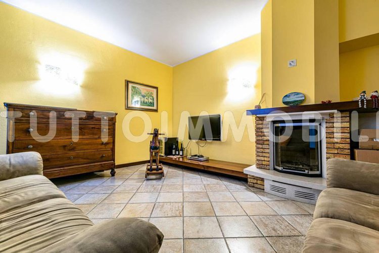 BIFAMILIARE VILLA DI SERIO ZONA PEDECOLLINARE Villa di Serio