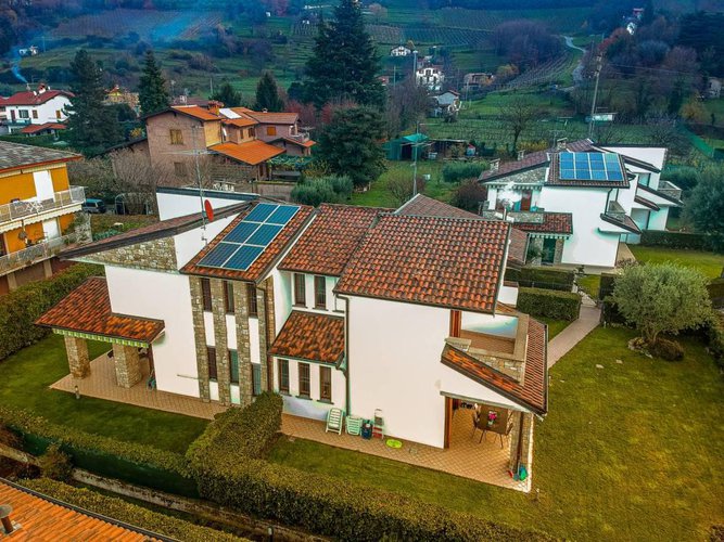 BIFAMILIARE VILLA DI SERIO ZONA PEDECOLLINARE Villa di Serio