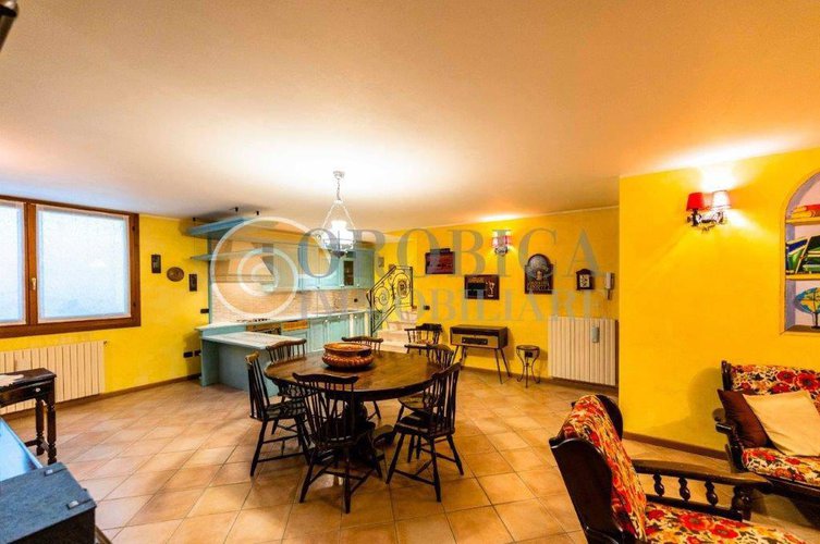 Villa a schiera di testa a Sorisole Sorisole