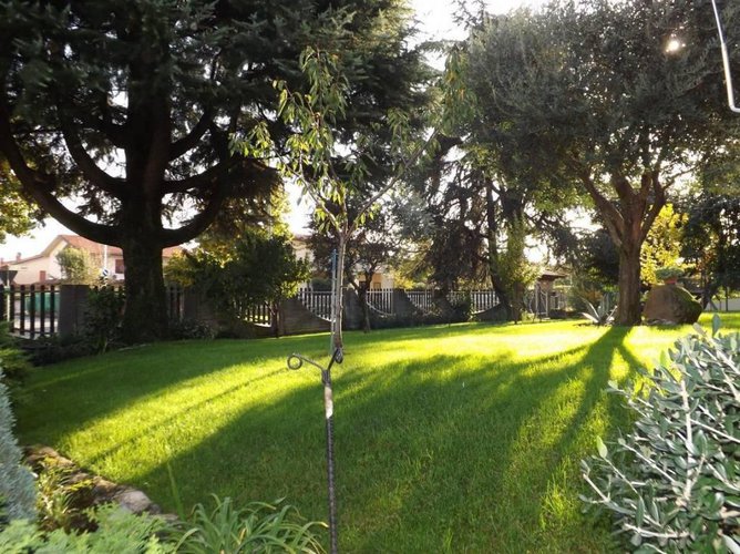 Villa su piano unico con ampio giardino Brusaporto