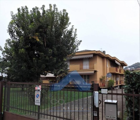 ttrilocale con box Carobbio degli Angeli