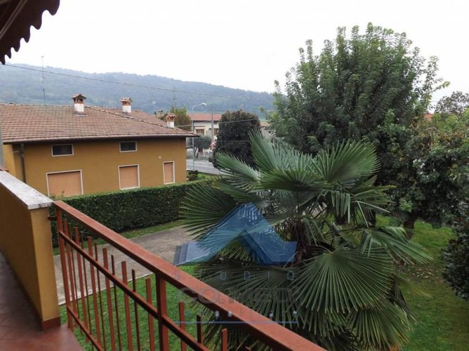 ttrilocale con box Carobbio degli Angeli