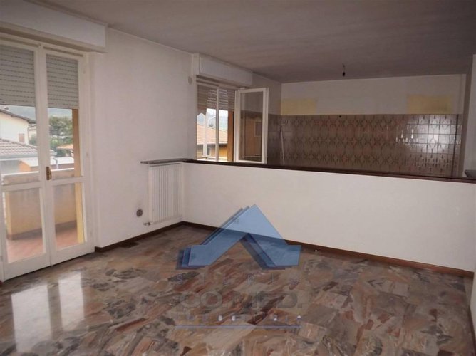 ttrilocale con box Carobbio degli Angeli