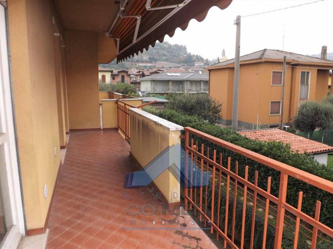 ttrilocale con box Carobbio degli Angeli