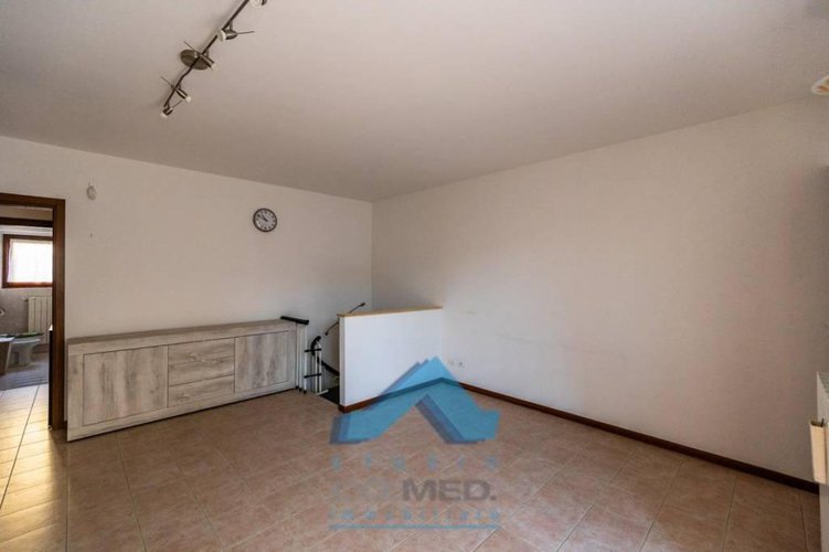 Bilocale in villa con taverna € 90.000 Bagnatica