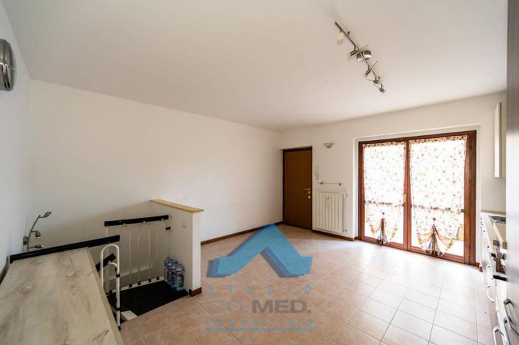 Bilocale in villa con taverna € 90.000 Bagnatica