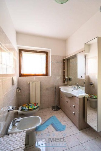 Bilocale in villa con taverna € 90.000 Bagnatica