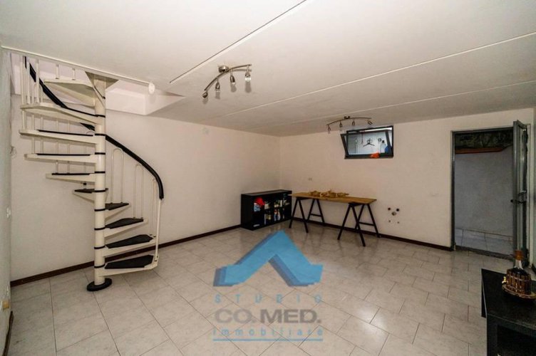 Bilocale in villa con taverna € 90.000 Bagnatica