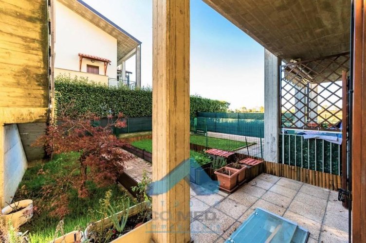 Bilocale in villa con taverna € 90.000 Bagnatica