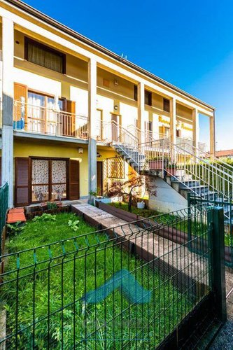 Bilocale in villa con taverna € 90.000 Bagnatica