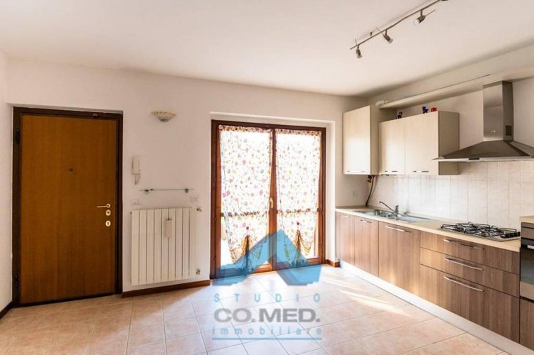 Bilocale in villa con taverna € 90.000 Bagnatica