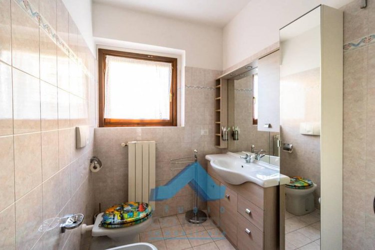 Bilocale in villa con taverna € 90.000 Bagnatica