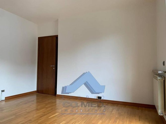 Ampio trilocale Berzo San Fermo € 89.000 T3896 Berzo San Fermo