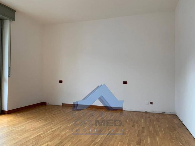 Ampio trilocale Berzo San Fermo € 89.000 T3896 Berzo San Fermo