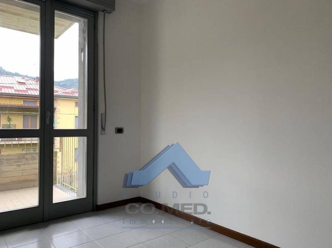 Ampio trilocale Berzo San Fermo € 89.000 T3896 Berzo San Fermo