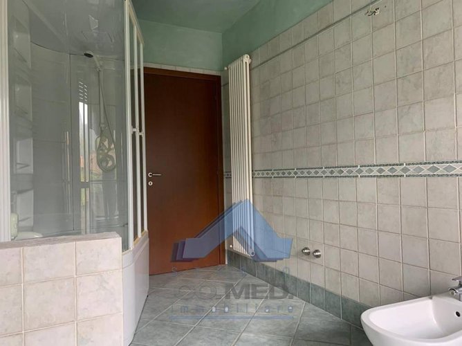 Ampio trilocale Berzo San Fermo € 89.000 T3896 Berzo San Fermo