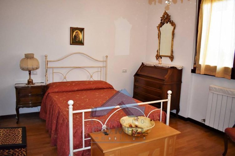 Trilocale con terrazzo € 149.000 T3930 Scanzorosciate