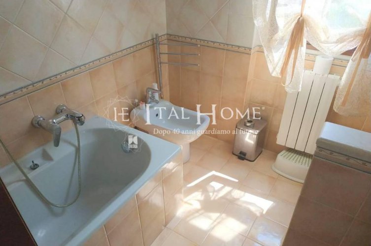 Borgo Palazzo, Vendesi Quadrilocale con doppi servizi + Box Bergamo