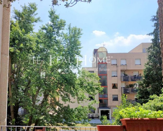 Borgo Palazzo, Vendesi Quadrilocale con doppi servizi + Box Bergamo