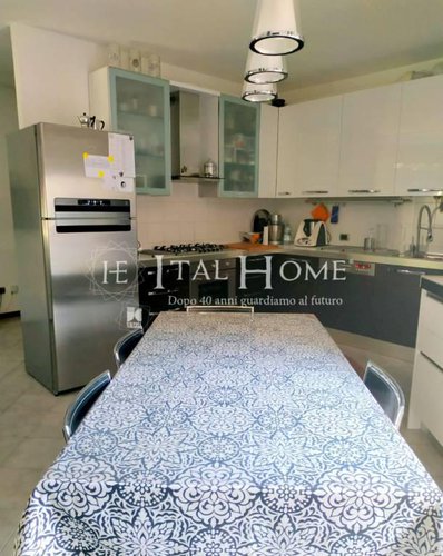 Borgo Palazzo, Vendesi Quadrilocale con doppi servizi + Box Bergamo