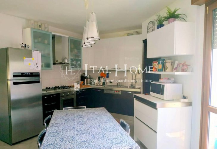 Borgo Palazzo, Vendesi Quadrilocale con doppi servizi + Box Bergamo