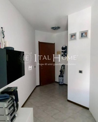 Borgo Palazzo, Vendesi Quadrilocale con doppi servizi + Box Bergamo