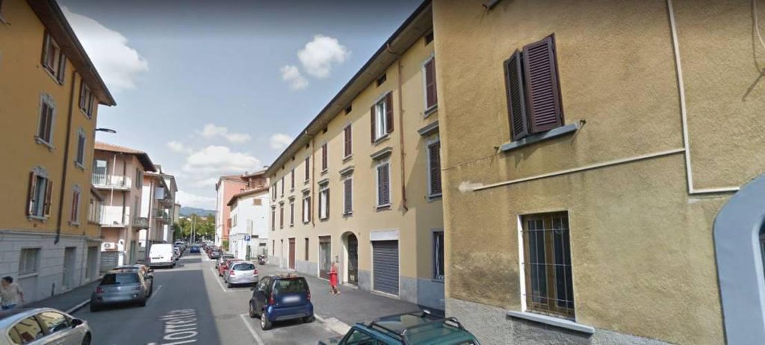 P.zza S.Anna, in corte storica, Bilocale da ristrutturare. Bergamo