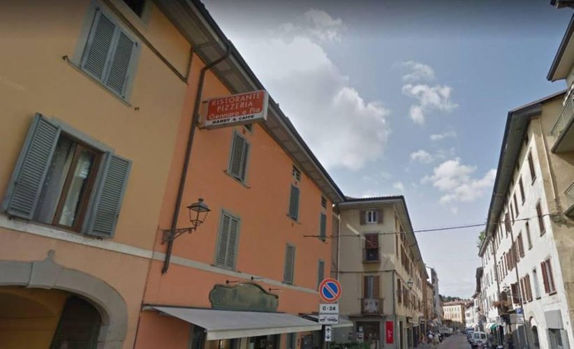 P.zza S.Anna, in corte storica, Bilocale da ristrutturare. Bergamo