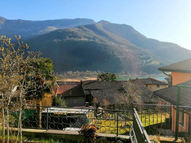 Endine, vista lago, vendesi vero affare!