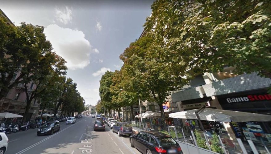 Vendesi Magazzino + Bagnetto al piano terra Bergamo