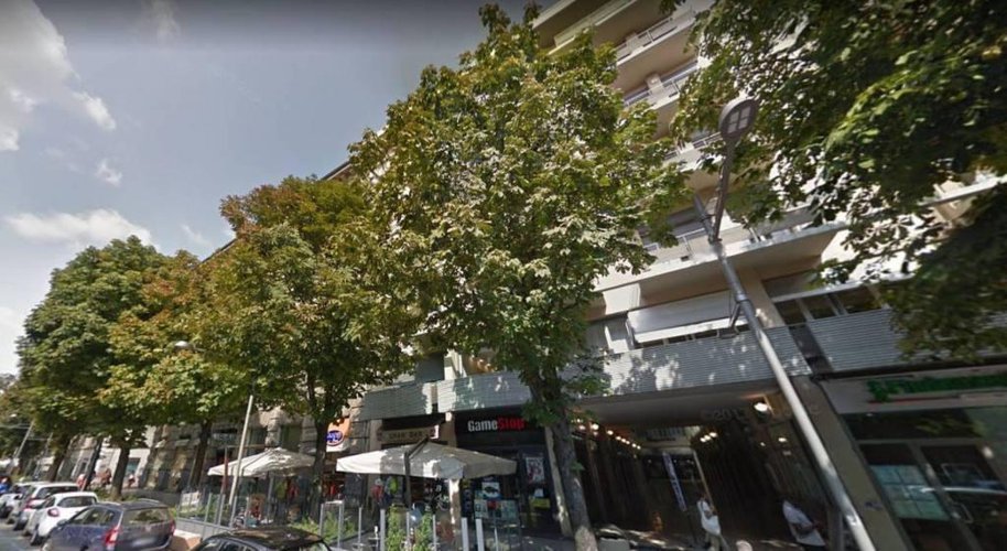 Vendesi Magazzino + Bagnetto al piano terra Bergamo