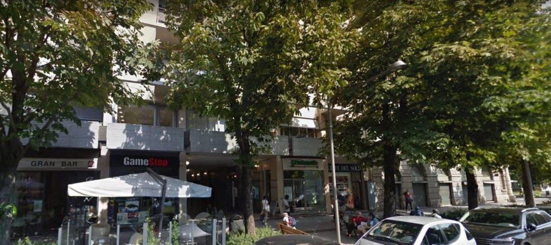 Vendesi Magazzino + Bagnetto al piano terra Bergamo