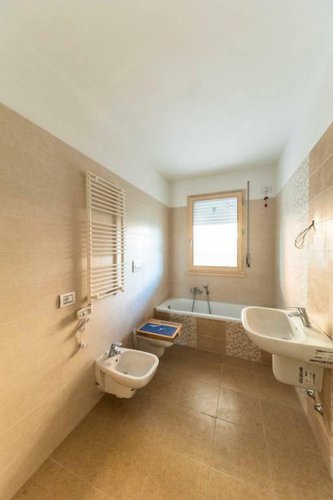 Bergamo città, Vendesi NUOVO Quadrilocale con giardino Bergamo