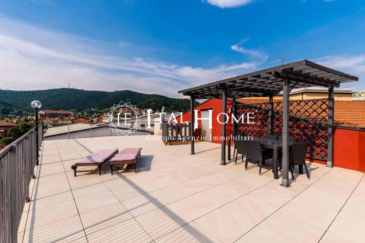 Vendesi strepitoso Attico, Quadrilocale con Box incluso Bergamo
