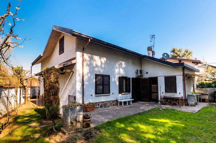 Valtesse, vendesi nuda proprietà di villa singola! Bergamo