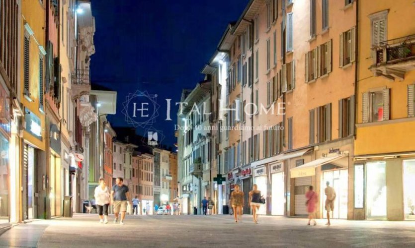 QUADRILOCALE + SERVIZI + LOGGIA, BOX INCLUSO, NOTAIO GRATIS Bergamo